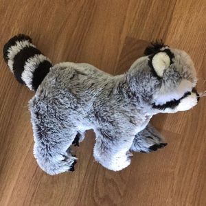 Raccoon plushie